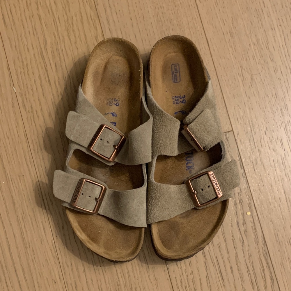 Taupe Arizona Birkenstock size 39 narrow / women’s 8 / men’s 6